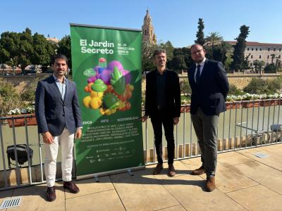 Murcia mira al futuro: ‘El Jardín Secreto 2026’ ilumina el Ayuntamiento