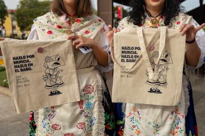 ¡Al lorito con lo que tiras! Murcia lanza campaña para concienciar sobre el uso del WC