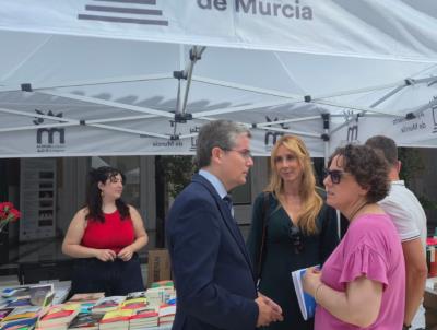 El Ayuntamiento de Murcia se pone las pilas con la transparencia: Nuevos tótems informativos para los vecinos