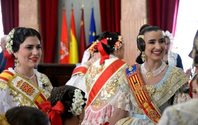 Las Reinas de la Huerta 2024 ya brillan en el Ayuntamiento de Murcia: Un encuentro lleno de tradición