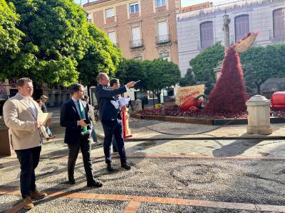 El jurado de los Jardines de Primavera de Murcia ya está en marcha valorando la belleza floral de la ciudad